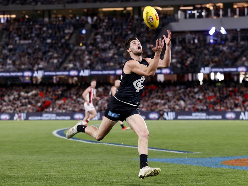 Nic Newman of the Blues marks the ball during the ill-fated match against St Kilda on August 25 in Melbourne. Picture: Darrian Traynor/Getty Images