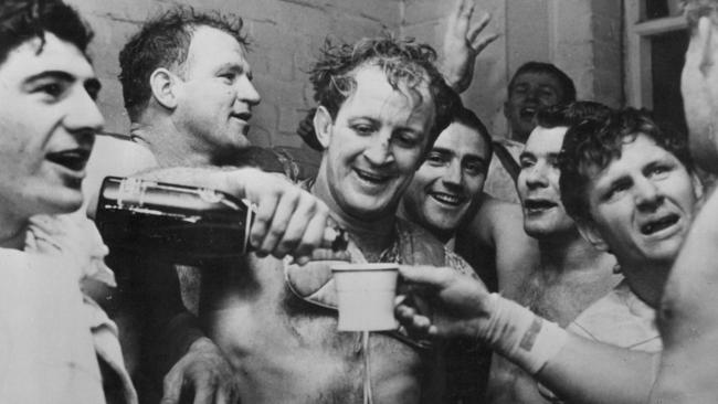 Raper and Smith celebrate after defeating Great Britain on the 1967 Kangaroos Tour.