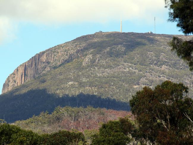 Eight walkers became disoriented during a walk on Mt Wellington after misreading their map.