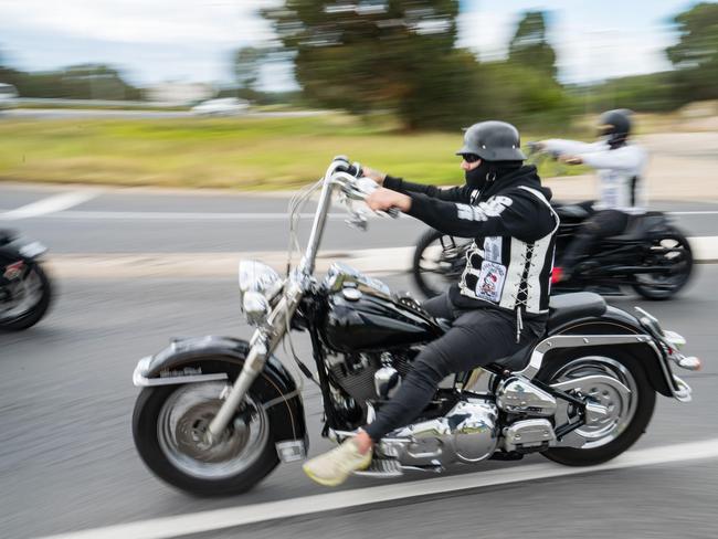 The group set out from Wodonga Picture: Simon Dallinger.