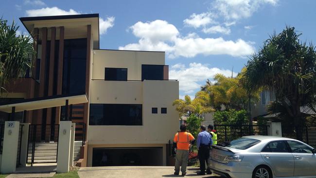 A house at Broadbeach Waters raided by police this morning. Photo: Jessica Huxley