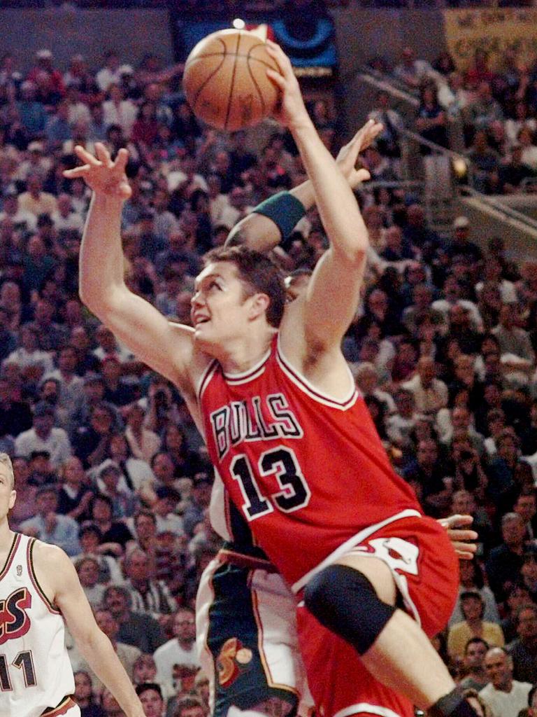 Luc Longley dropping the hammer for the Bulls in 1996.