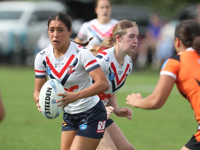 MiaVaotuua puts on a play for Central Coast against Wests Tigers. Picture Warren Gannon Photography