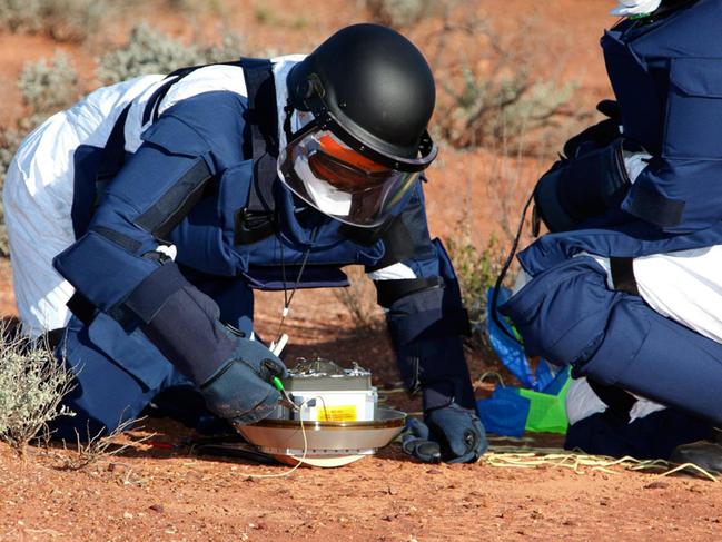 Hayabusa 2 capsule  after landing in the Australian desert this morning, 6.12.20. Photo: HAYABUSA2@JAXA Twitterfeed