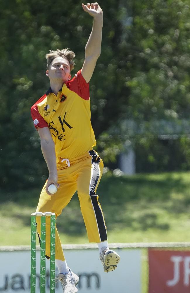 St Kilda quickie Henry Thornton lets fly against Prahran. Picture: Valeriu Campan