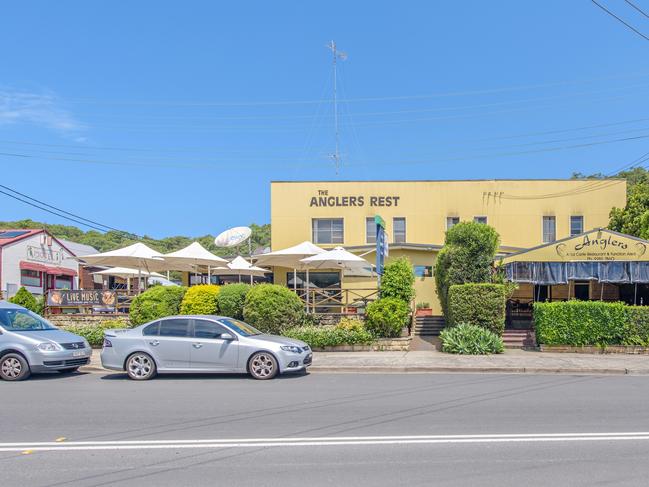 The Anglers Rest Hotel.