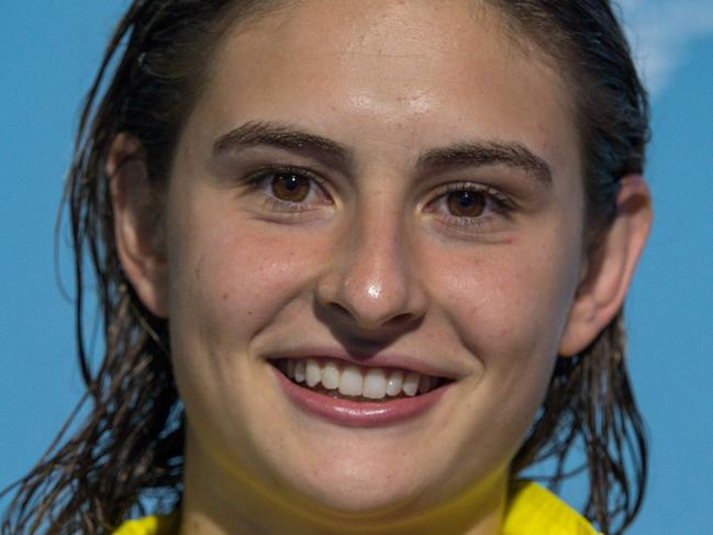 Australia's Maddison Keeney poses with her silver medal after the women's 3m springboard diving final during the 2018 Gold Coast Commonwealth Games at the Optus Aquatic Centre in the Gold Coast on April 14, 2018  / AFP PHOTO / François-Xavier MARIT