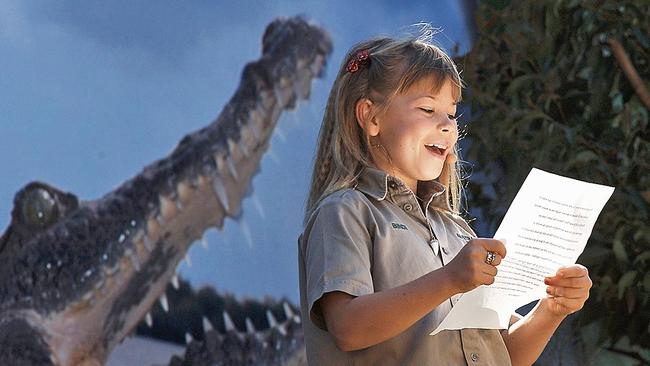 Speaking at her dad’s memorial service at Australia Zoo in September 2006. (Pic: Getty Images)