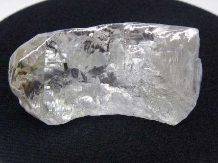 Australian-listed company Lucapa Diamond has discovered the world's 27th biggest diamond, 404.2 carat. It's the largest diamond discovered by an Australian company, and comes from the Lulo mine in Angola's Lunda Norte province.