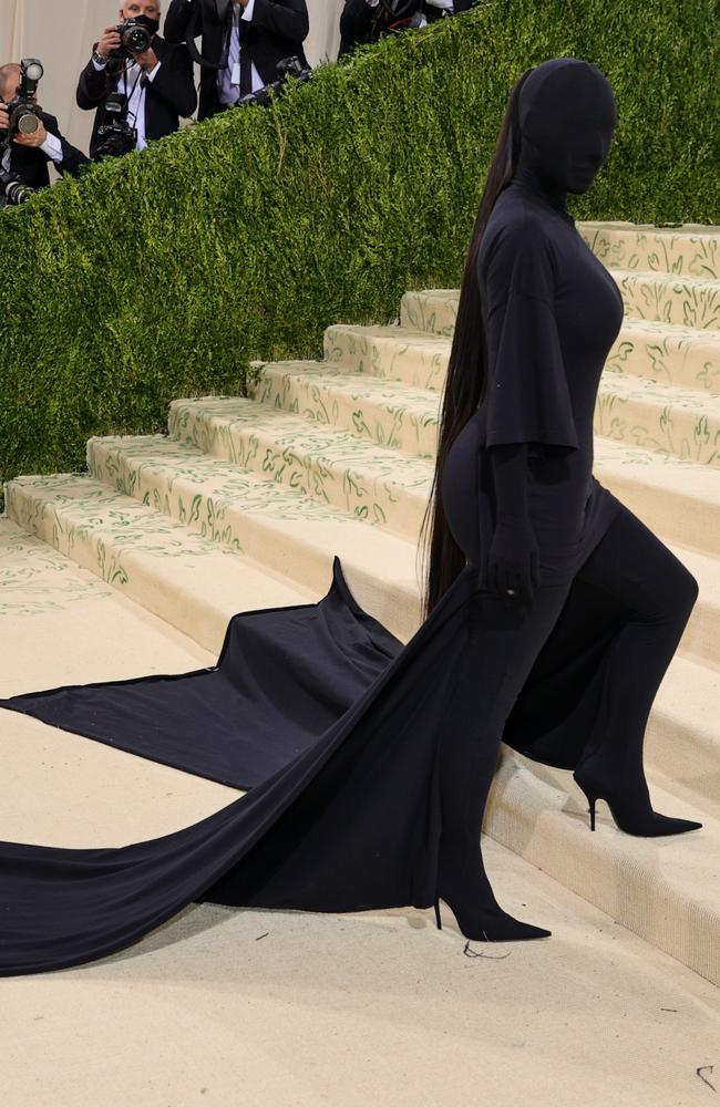 Met Gala 2021 Kim Kardashian mocked for allblack Balenciaga outfit