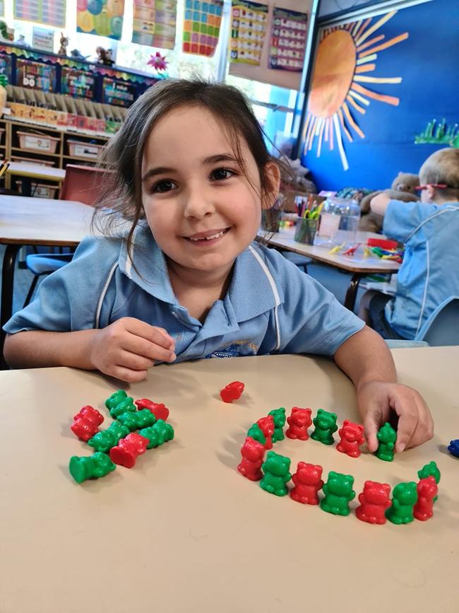 Yamba Public School Kindergarten learn about shapes and patterns.