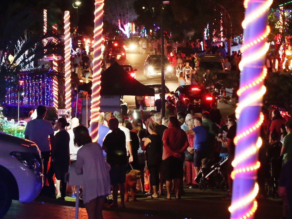 Crowds at Forest Oak Drive Upper Coomera. Picture Glenn Hampson