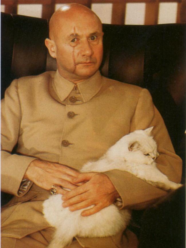 Donald Pleasance as Ernst Blofeld.