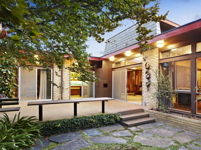 32 Howitt Road, Caulfield North- for Herald Sun real estate