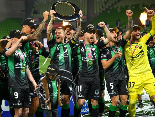 MELBOURNE, AUSTRALIA - MAY 28: Alessandro Diamanti of Western United lifts the trophy as they celebrate win during the A-League Mens Grand Final match between Western United and Melbourne City at AAMI Park on May 28, 2022, in Melbourne, Australia. (Photo by Vince Caligiuri/Getty Images)