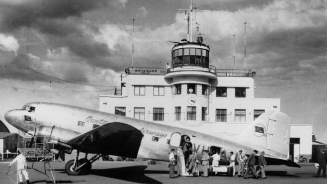 Qantas flew the legendary Douglas DC-3 on postwar domestic and international services including New Guinea.