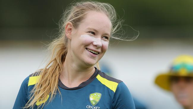 PERTH, AUSTRALIA - FEBRUARY 21:  Lauren Cheatle of Australia during the Australia v New Zealand One-Day International Series training session at WACA on February 21, 2019 in Perth, Australia. (Photo by Will Russell/Getty Images)