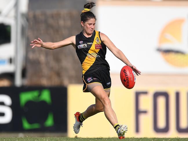 Eliza Morrison was close to best on ground in the preliminary final against Waratah. Picture: Felicity Elliott.