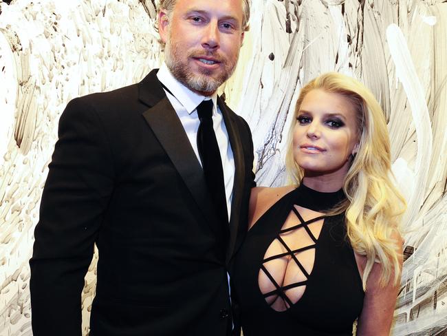 Jessica Simpson on breast reduction surgery: 'My boobs just have their own  life