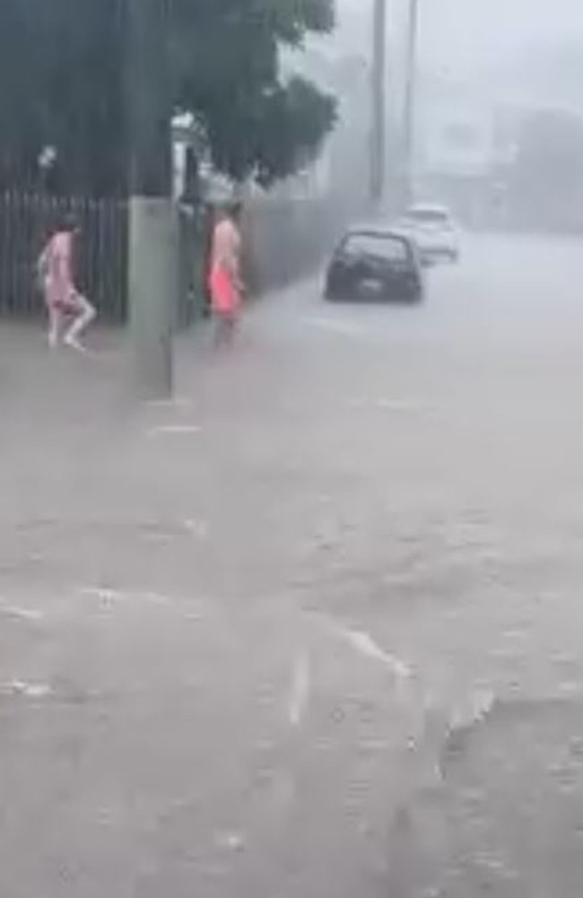 Flooding in Brisbane's West End amid heavy rain as the Bureau of Meteorology issues a severe thunderstorm warning.