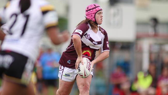 Rilee Jorgensen looks to pass for the Burleigh Bears. Picture: Erick Lucero