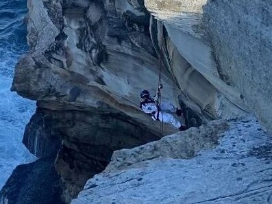 NSW Police officers have rescued two teens from a cliff base at Maroubra on April 7 2023. Picture: NSW Police