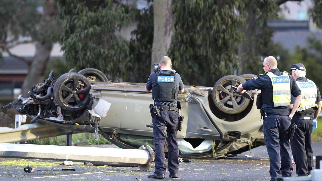 Bundoora Crash: Man Killed After Car Crashes Into Pole On Plenty Road ...