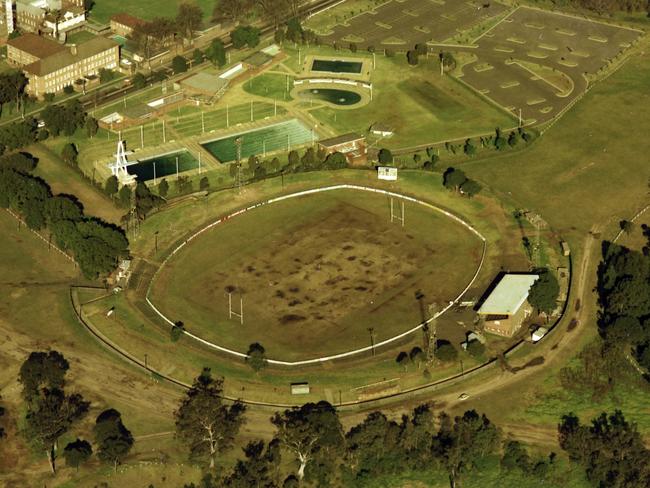 An aerial view of the pool in the 1970s, before Parramatta Stadium was built.