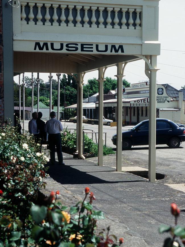 Clunes, Victoria. 20/11/98 /Victoria