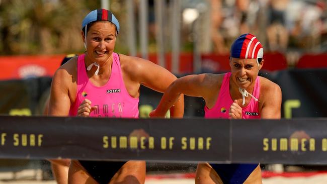 Bec Wiseman (right) of Mermaid Beach and Elysa Pierce of Wanda battle it out in the Summer of Surf board final. Image - Shane Myers © 2019 SOS