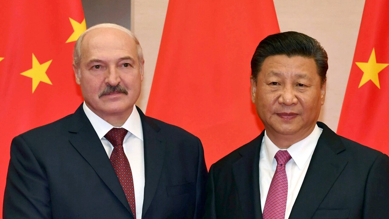 Aleksander Łukaszenko, sojusznik Władimira Putina, spotyka się z Xi Jinpingiem w Pekinie, gdy para wyraża „głębokie zaniepokojenie” wojną na Ukrainie