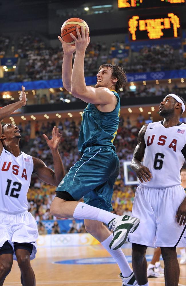 Andrew Bogut shoots against Chris Bosh and LeBron James at Beijing 2008.