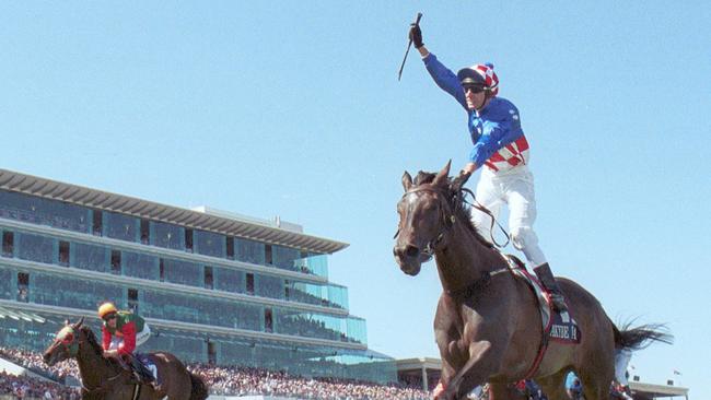 Makybe Diva first past the post in 2003.