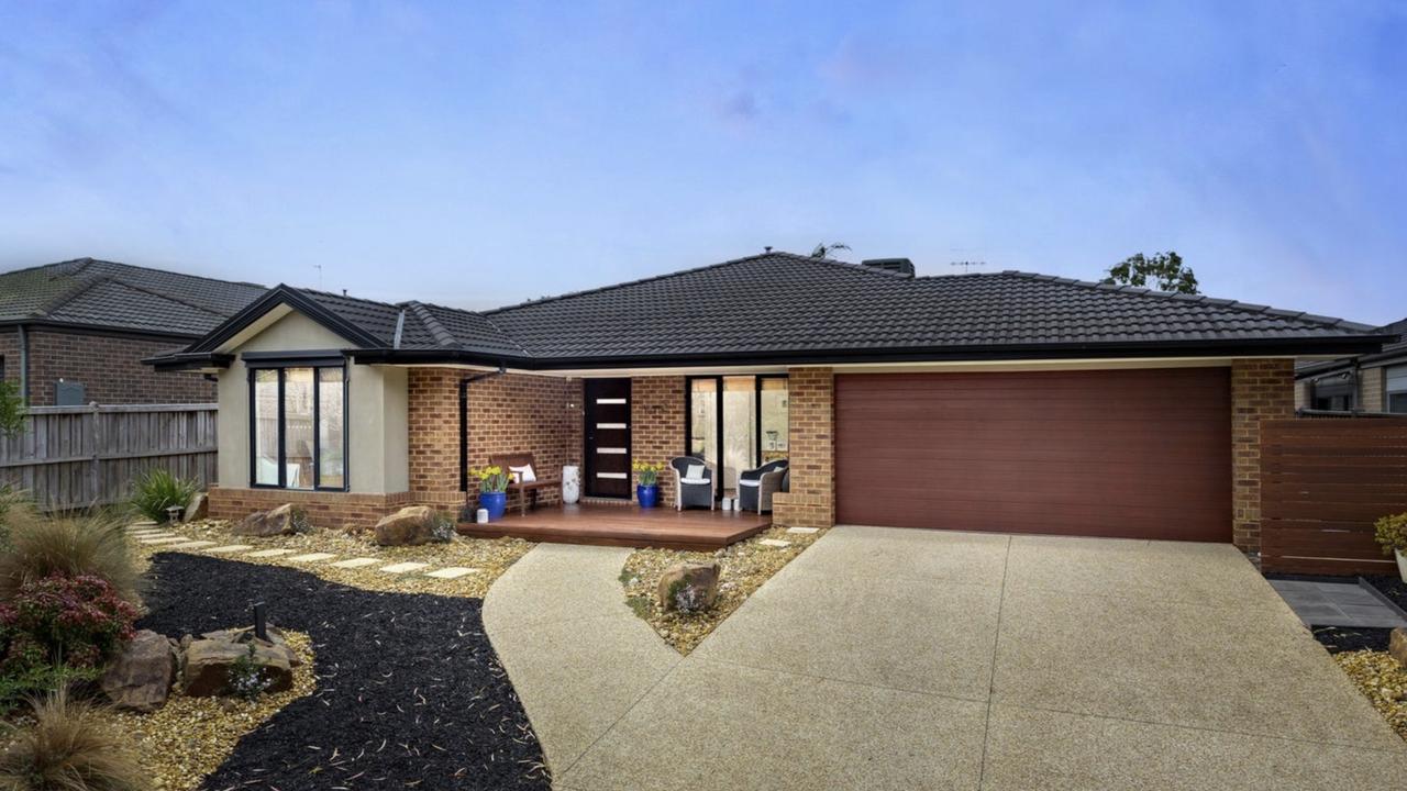 <a href="https://www.realestate.com.au/property-house-vic-rosebud-146783676?sourcePage=rea:p4ep:property-details&amp;sourceElement=avm-currently-advertised-view-listing" target="_self">6 Sandstock Place, Rosebud</a> has a price guide of $970,000-$1.05m.