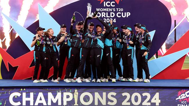 Sophie Devine of New Zealand lifts the ICC Women's T20 World Cup Trophy. Photo by Francois Nel/Getty Images.