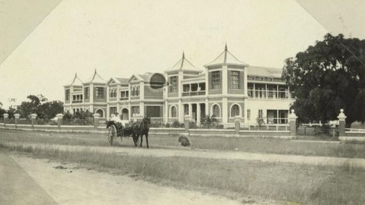 Bundaberg Hospital, 1924. The original hospital, built in 1881, expanded over the years with wards for infectious diseases like typhoid. Source: State Library of Queensland