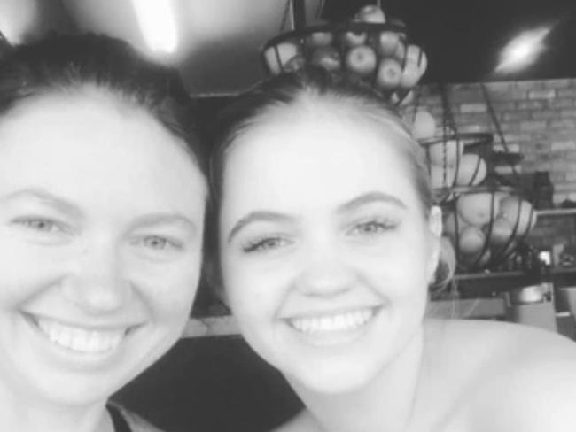 Mackenzie Anderson with mum Tabitha Acret.  Picture: instagram. https://www.instagram.com/p/CbtFihtrDG-/