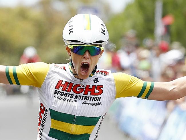 2016 Mitchelton Bay Cycling Classic: Elite Women Stage 2 at Eastern Gardens Geelong, Stage winner Kimberley Wells celebrate's her win over Gracie Elvin. 2nd January 2016. Picture: Colleen Petch.