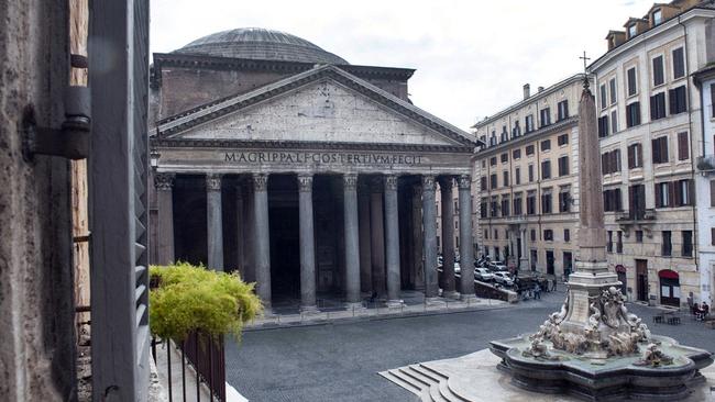 Viewof the Pantheon from Antico Albergo del Sole.