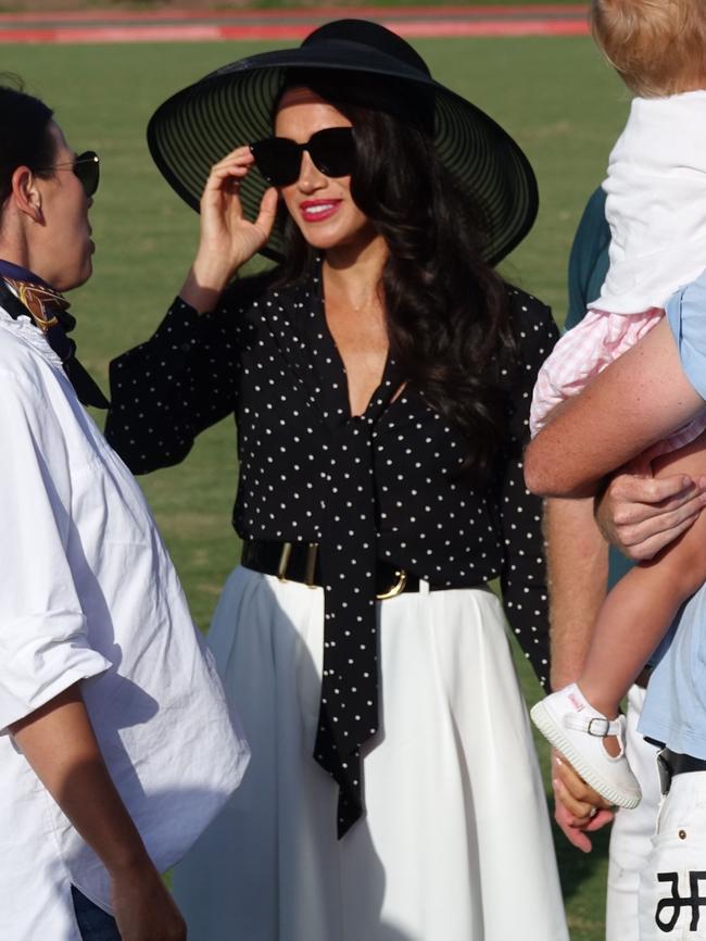 Her chosen outfit included a statement black hat. Picture: Backgrid.