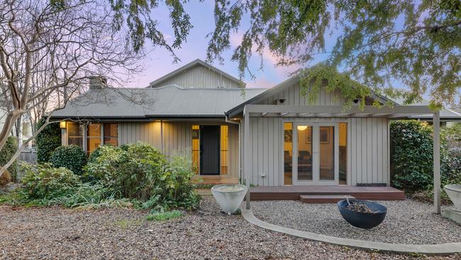 Musgrave Street, Yarralumla