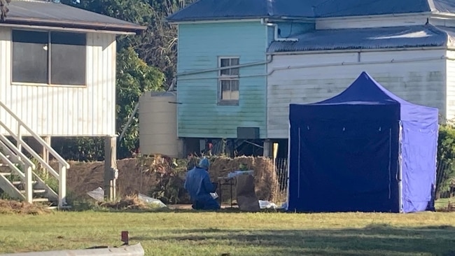 Forensic detectives have begun their investigation into the death of a 48-year-old man at a home in Laidley. Picture: NCA / Michael Nolan.