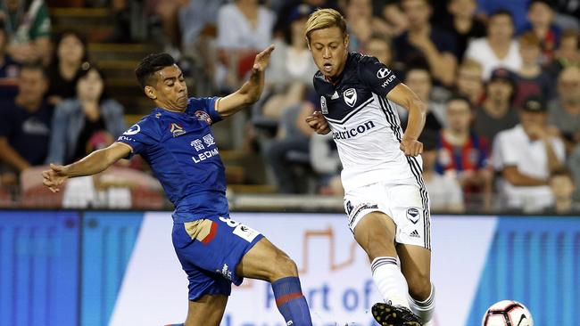 Keisuke Honda’s class is showing for Melbourne Victory. (AAP Image/Darren Pateman)