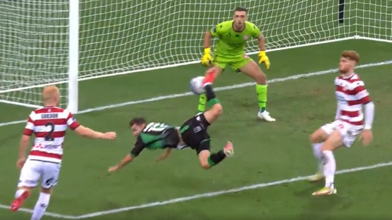 Ben Garuccio completes a scorpion kick for a stunning goal.