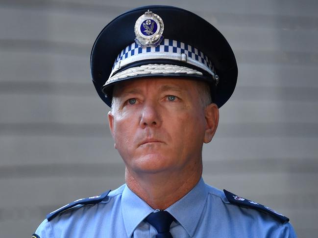 NSW Police Commissioner Mick Fuller updates the NSW public on the latest coronavirus measures and statistics, in Sydney, Friday, April 3, 2020. (AAP Image/Dean Lewins) NO ARCHIVING