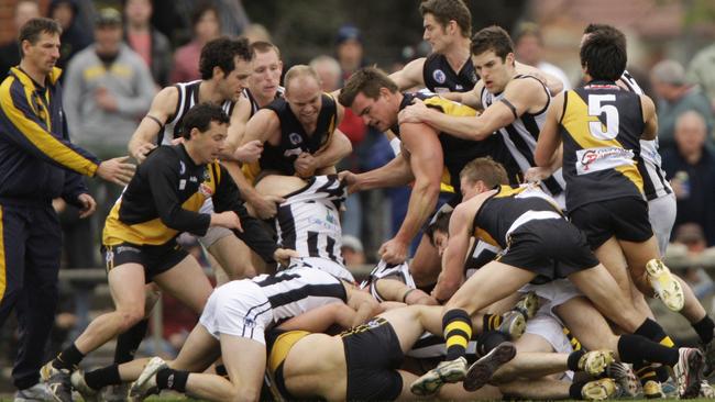 An all-in brawl during the 2008 major semi-final between Heidelberg and Montmorency.