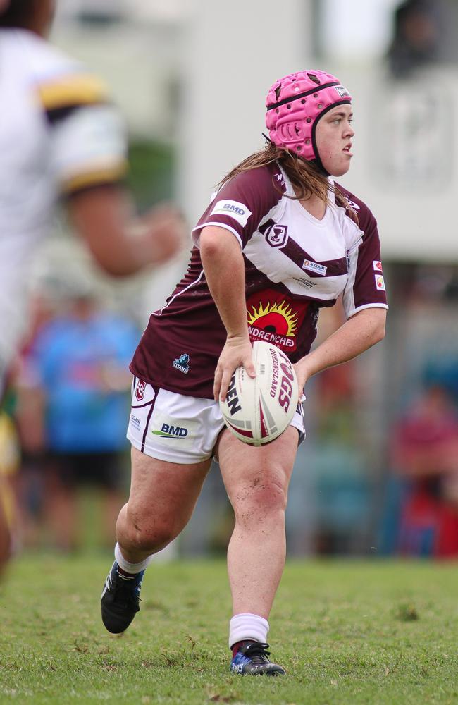 Rilee Jorgensen, 16, looks to pass for the Burleigh Bears.2022. Picture: Erick Lucero