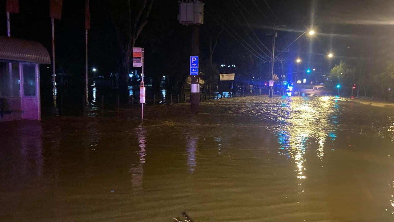 Victoria weather BOM forecast: Melbourne suburbs at risk of flooding ...