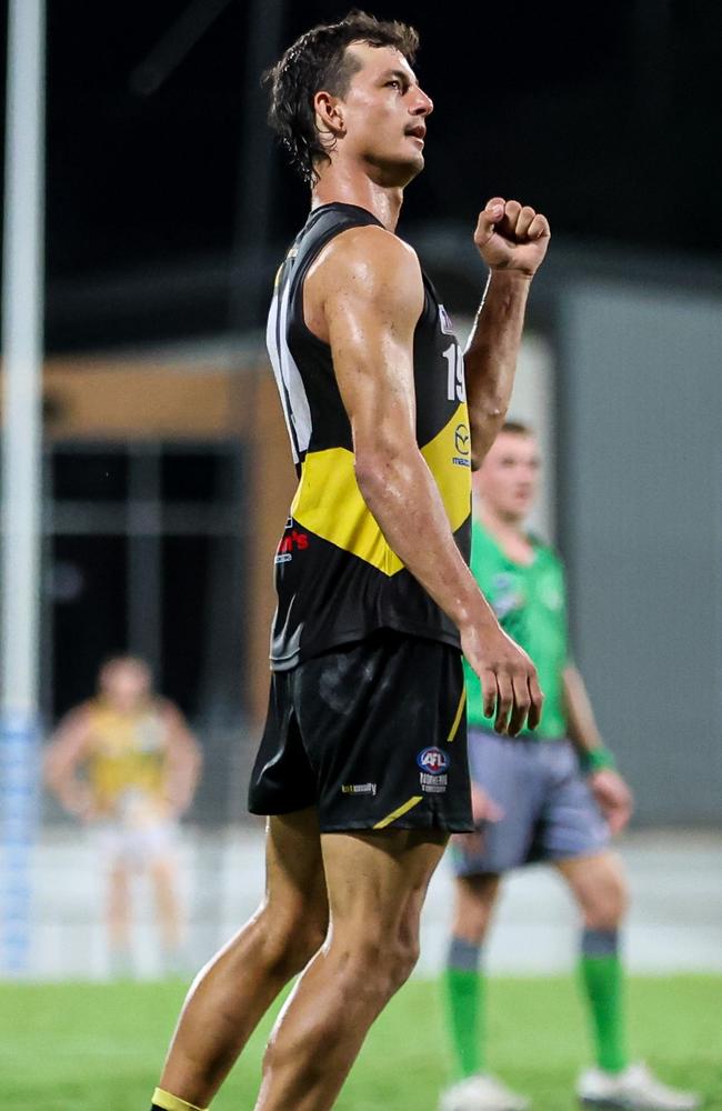 Zackary Derksen playing for the Nightcliff Tigers in the 2024-25 NTFL season. Picture: Celina Whan / AFLNT Media