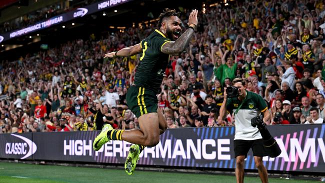 Hamiso Tabuai-Fidow celebrates his second-half try. (Photo by Bradley Kanaris/Getty Images)